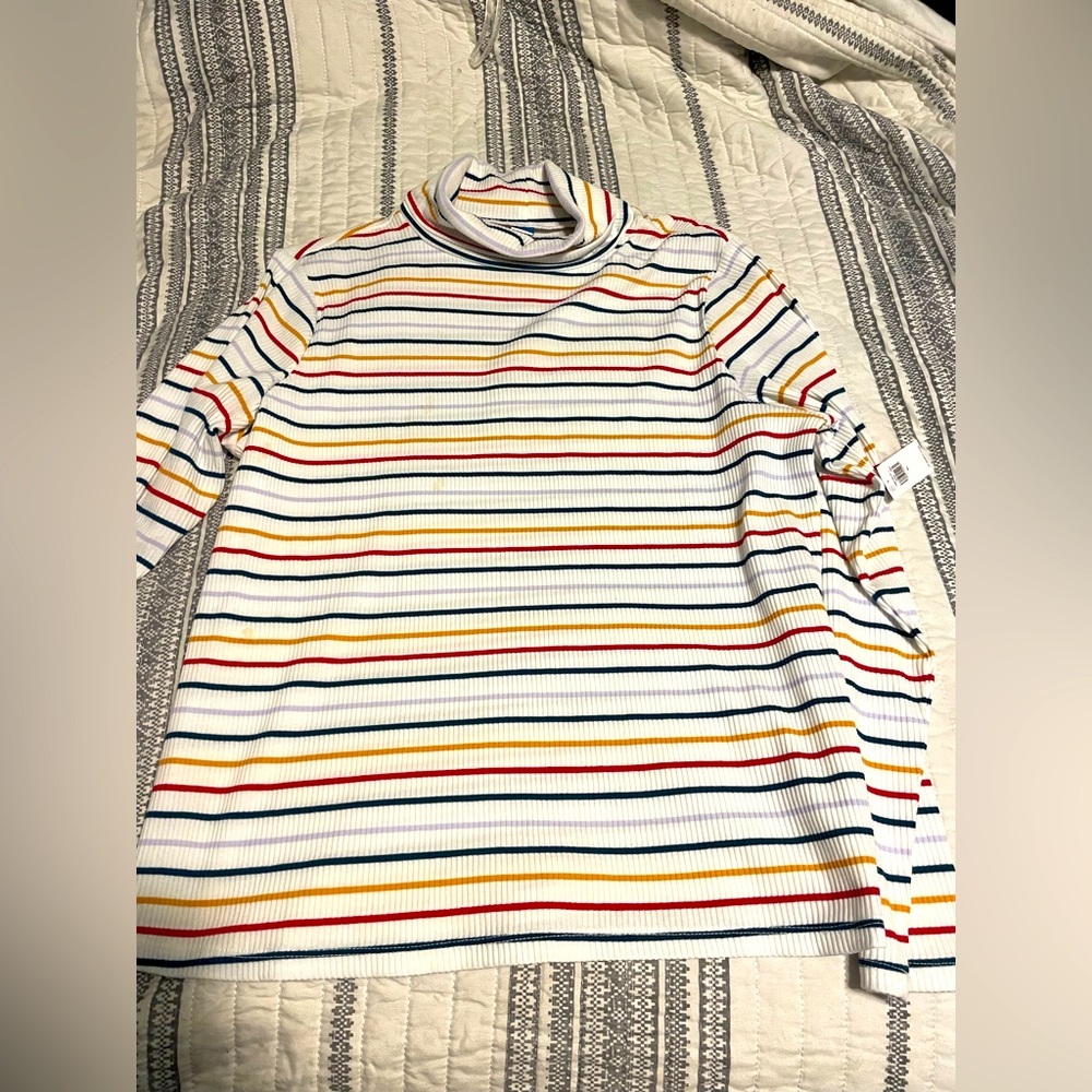 Old navy striped turtle neck - XL, new with tags!! ✨✨